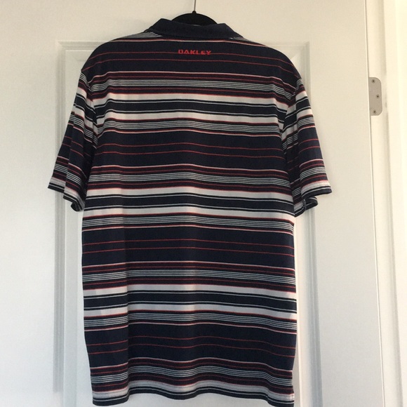 Oakley golf shirt 🏌️ ⛳️ - Picture 4 of 4